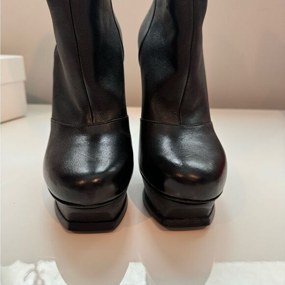Yves Saint Laurent Tribute Platform Black Leather Boots. Below Knee - Picture 9 of 13